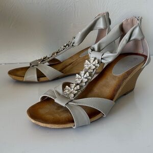 NWOT Patrizia by spring step Poppy floral ankle strap wedge sandals size 41